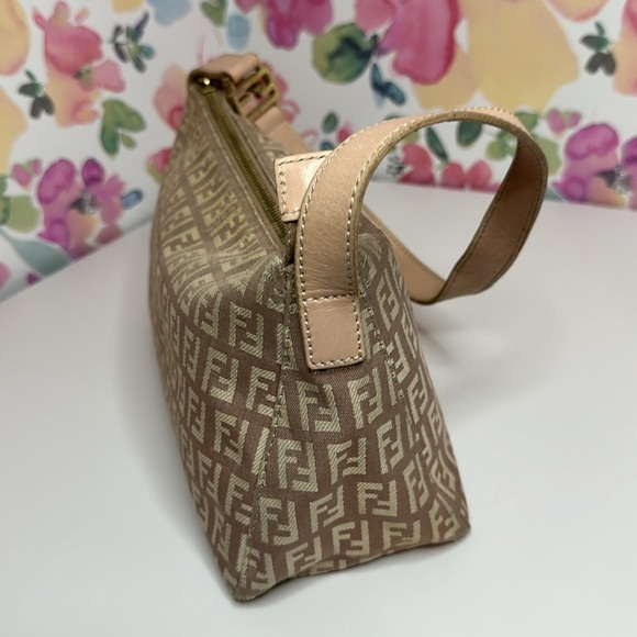 💯Authentic Fendi Shoulder Bag Small size 🍀 - Picture 16 of 17
